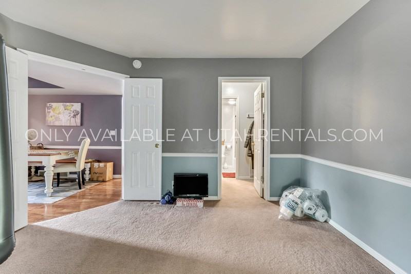 5761 S Waterbury Cir #I - Photo 7 of 18