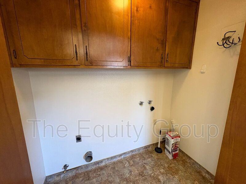 811 W Arlen Ct - Photo 5 of 22