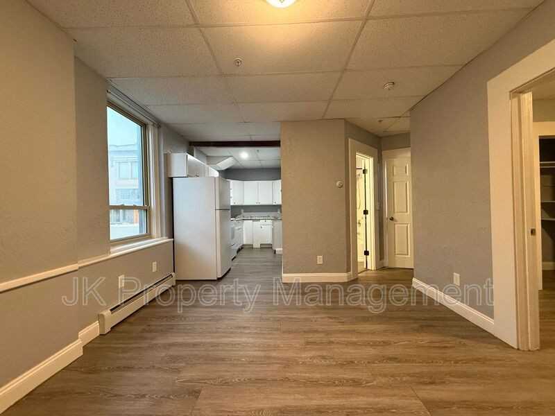 809 15th St #101 - Photo 7 of 23