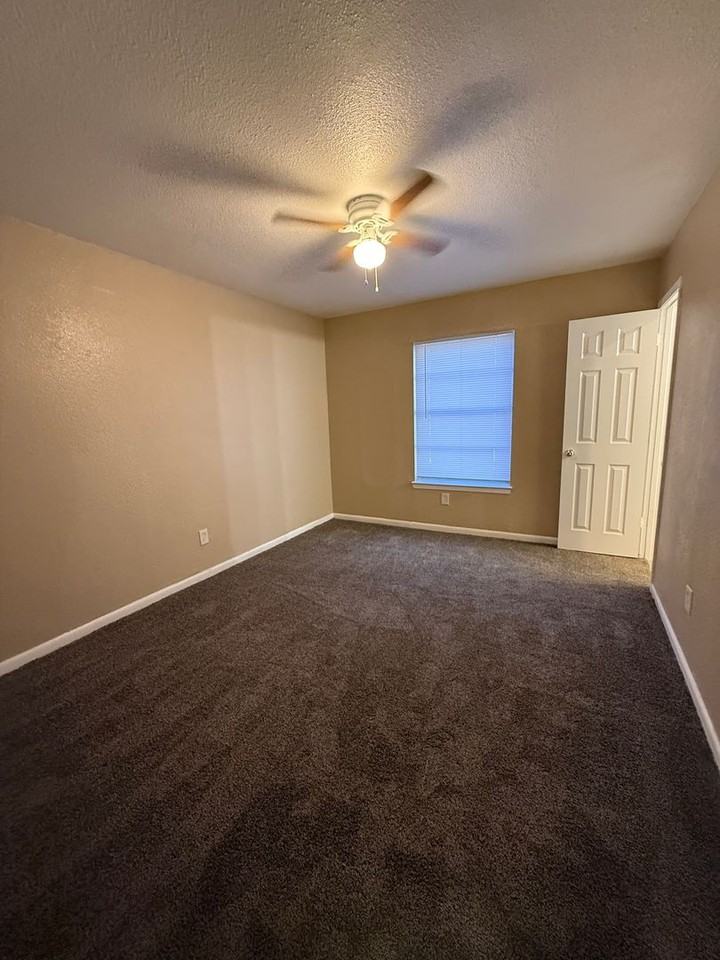 seven10 South Apartments - Photo 4 of 18