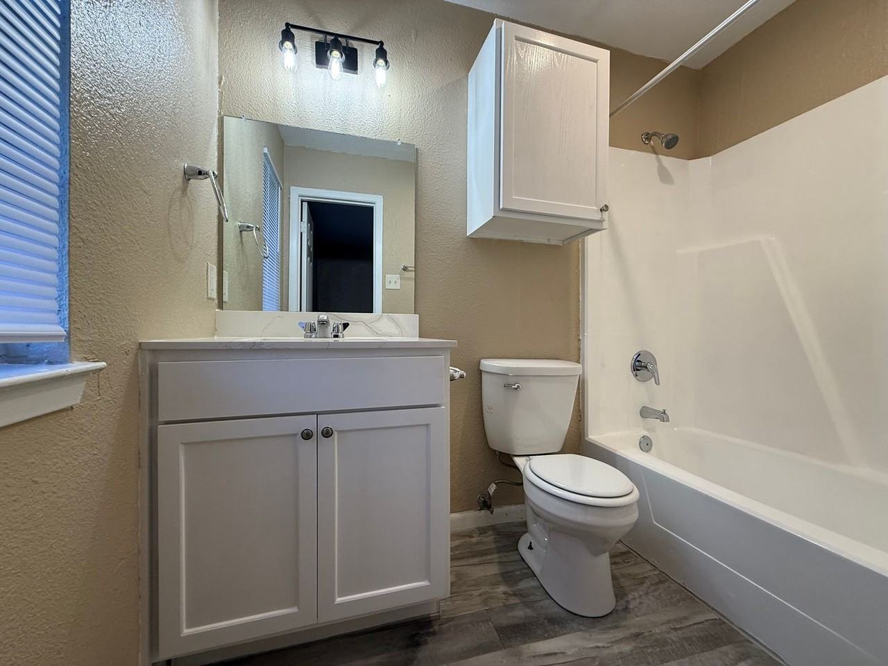 seven10 South Apartments - Photo 6 of 18