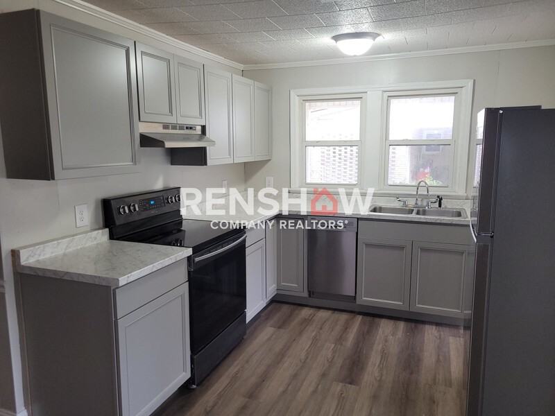150 N Poplar St - Photo 2 of 15
