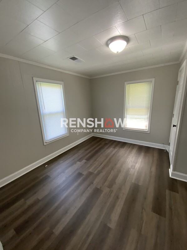 150 N Poplar St - Photo 5 of 15