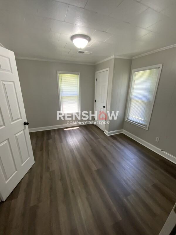 150 N Poplar St - Photo 7 of 15