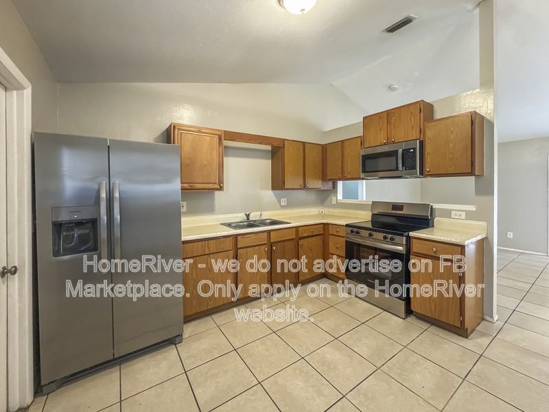 1720 Sw 3rd Pl - Photo 5 of 25