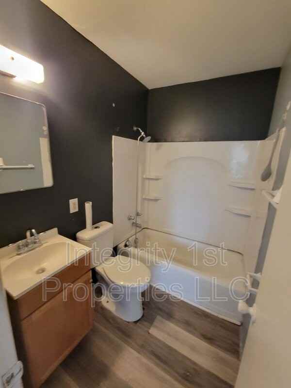 2216 State Ave - Photo 4 of 8