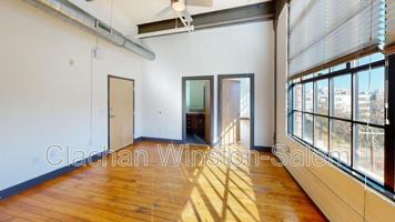 featured image of 101 E 6th St #402