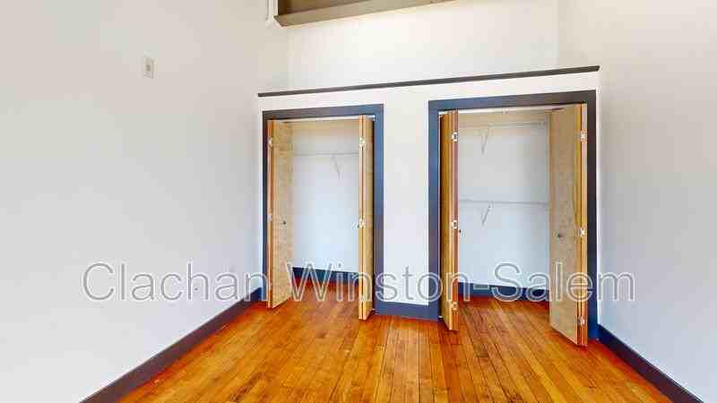 101 E 6th St #402 - Photo 5 of 7