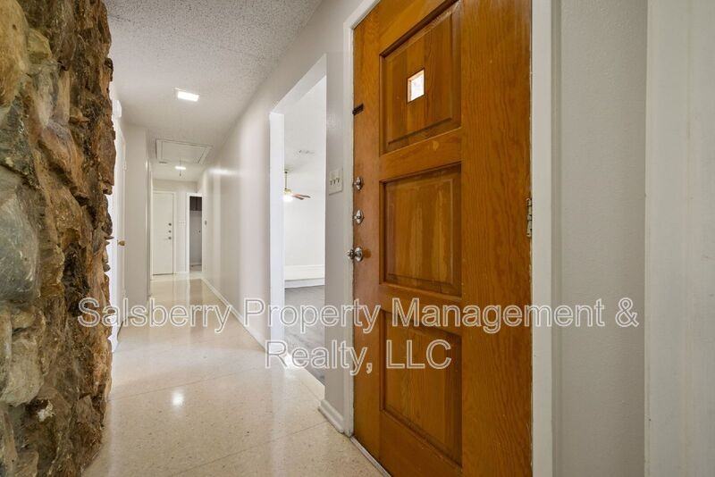4913 Westlake Dr - Photo 5 of 22