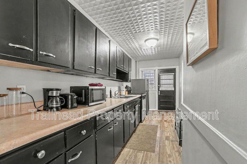 4015 Charlotte St #1S - Photo 7 of 14
