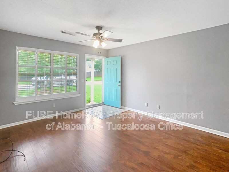 2751 Meadowlark Ln - Photo 3 of 16