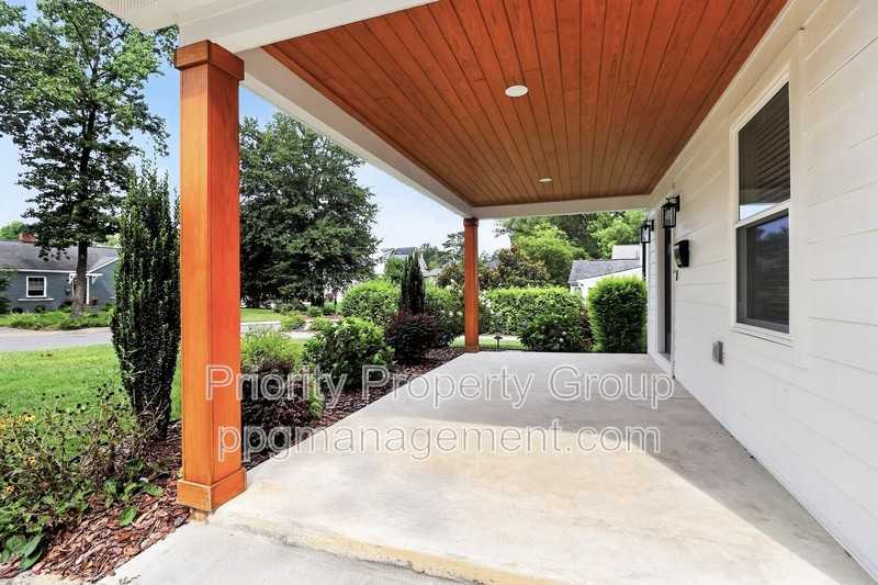 1033 Drummond Ave - Photo 2 of 44