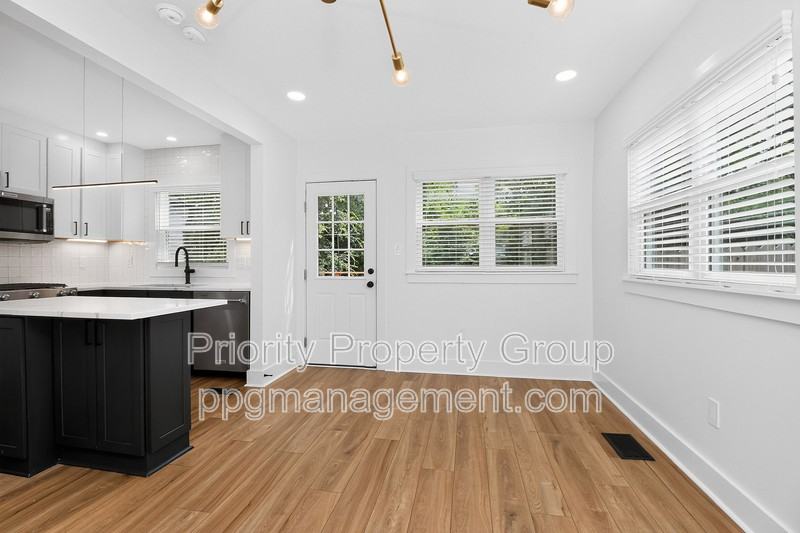 1033 Drummond Ave - Photo 4 of 44