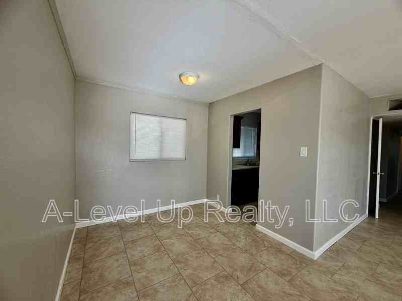 2705 S Monterey Vis - Photo 5 of 20