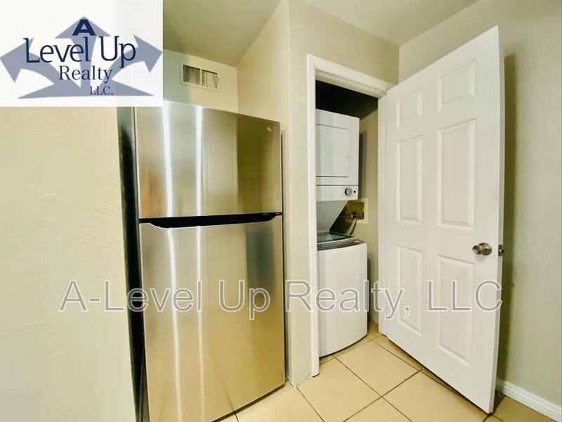 1854 N 5th Ave - Photo 3 of 10