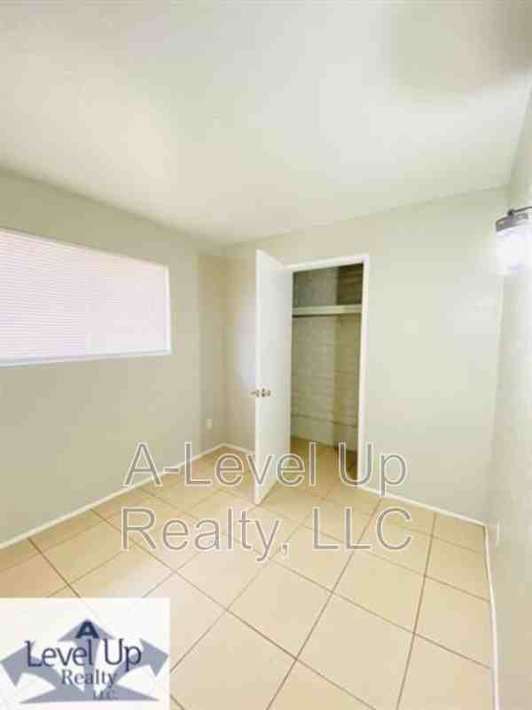 1854 N 5th Ave - Photo 7 of 10