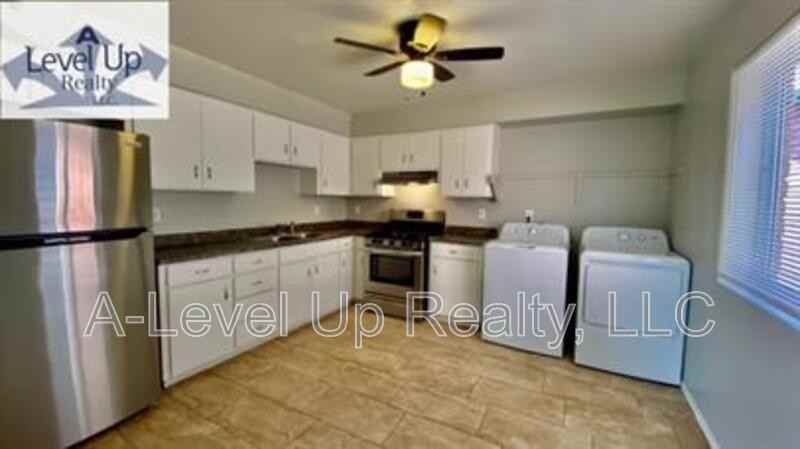 1045 S Herbert Ave #2 - Photo 4 of 10