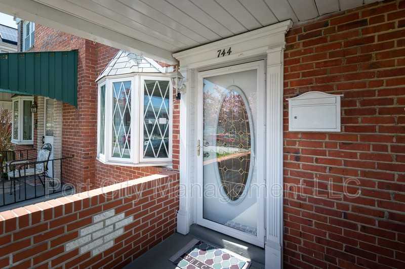 744 Aldworth Rd - Photo 2 of 10