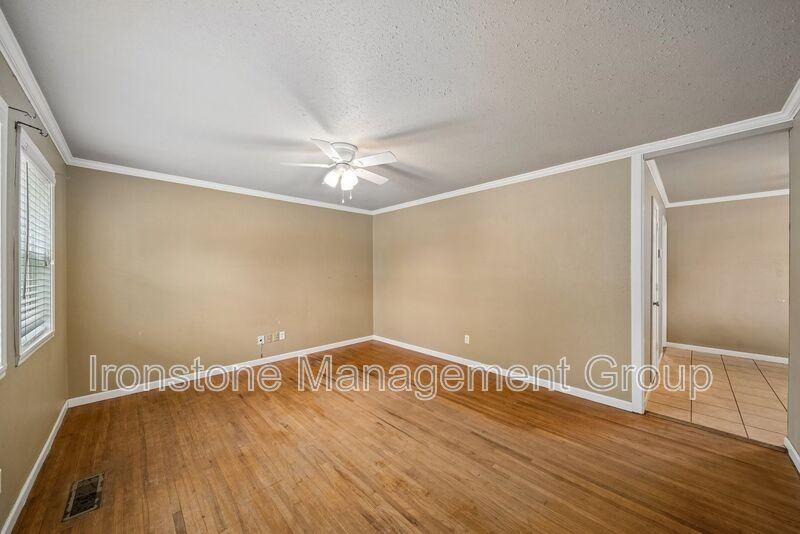 906 N Atlanta St - Photo 2 of 15
