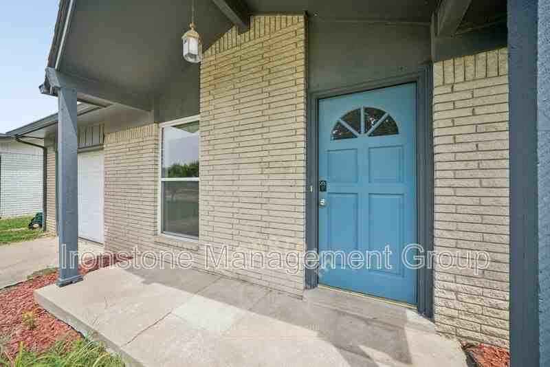 908 W El Paso Pl - Photo 2 of 15