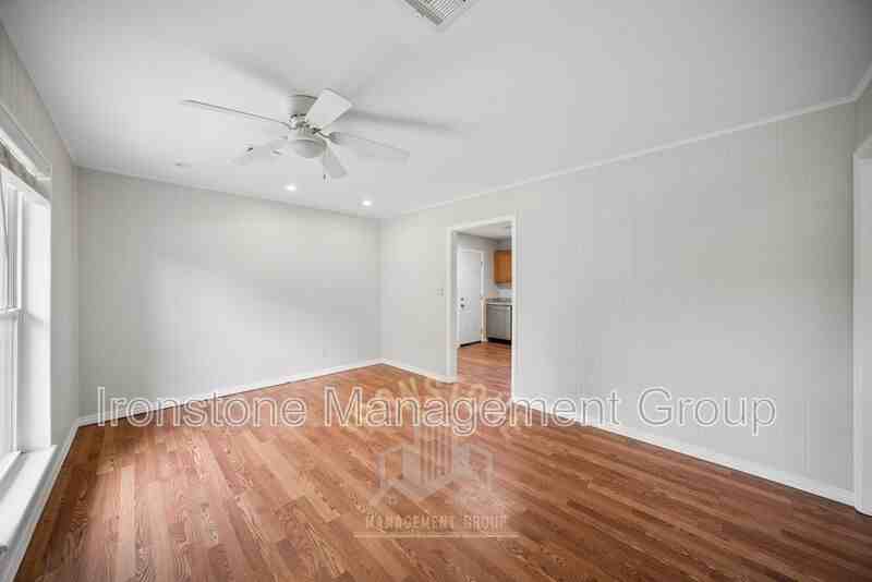 908 W El Paso Pl - Photo 3 of 15