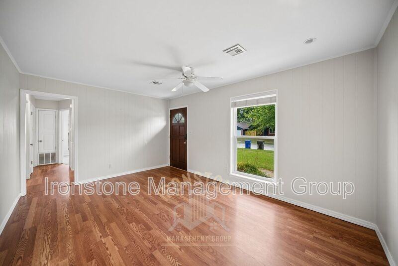 908 W El Paso Pl - Photo 4 of 15