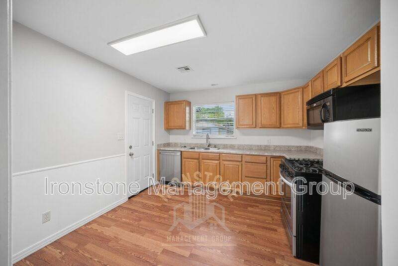 908 W El Paso Pl - Photo 6 of 15