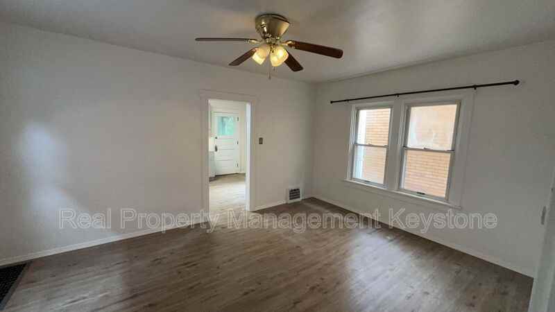 625 Blanton St - Photo 7 of 22