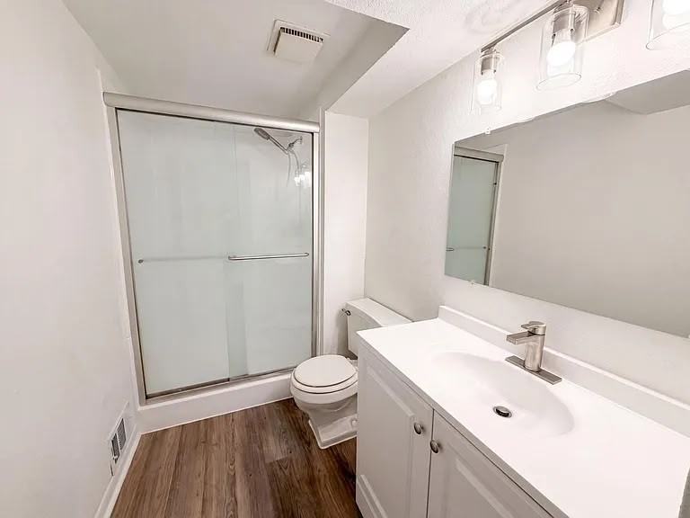 12530 30th Avenue North - Photo 4 of 8