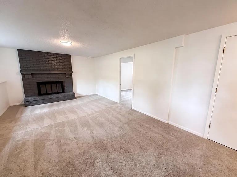 12530 30th Avenue North - Photo 2 of 8