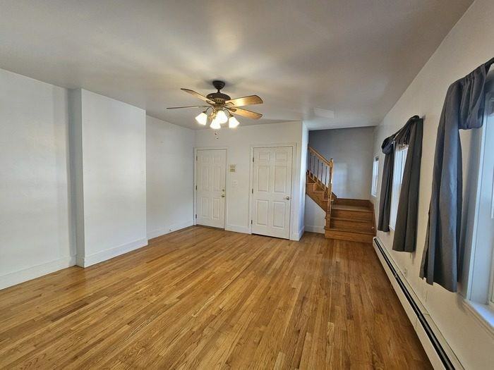 46 Cuba St Apt B - Photo 3 of 6
