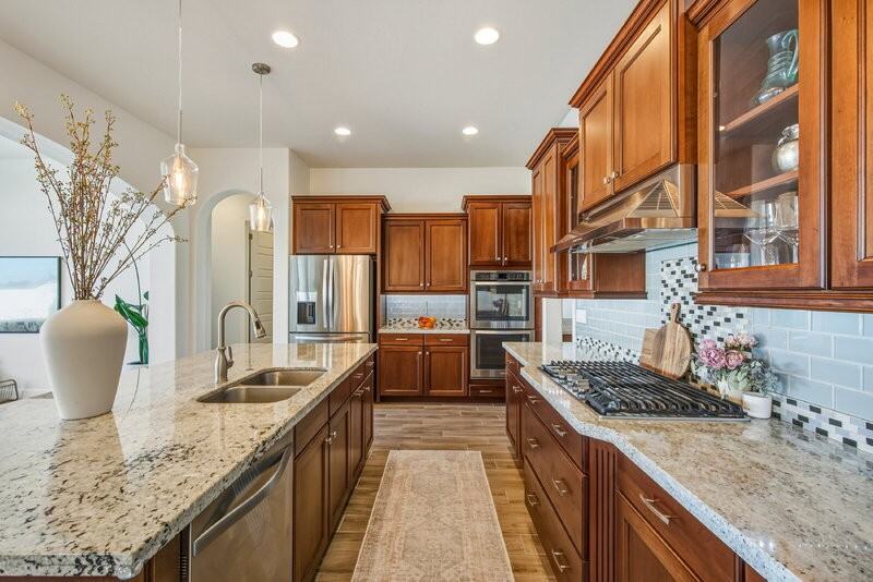3930 E Iris Dr - Photo 5 of 42