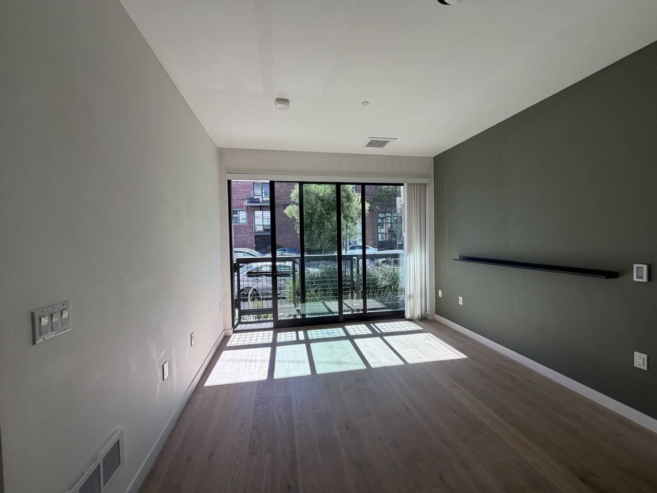 815 Tennessee St #111 - Photo 2 of 15