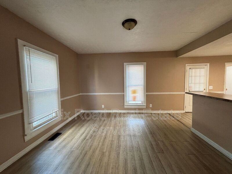 1903 Tytus Ave - Photo 7 of 25