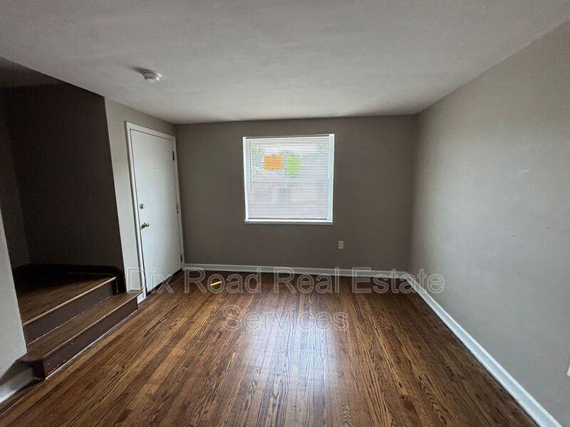 237 Ryburn Ave Apt A #A - Photo 5 of 20