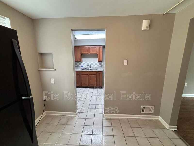 237 Ryburn Ave Apt A #A - Photo 7 of 20