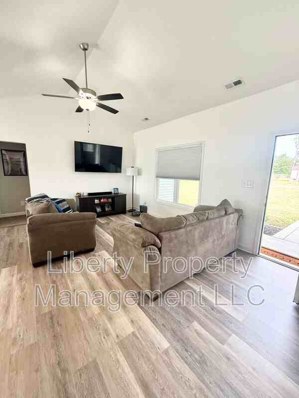 378 Sandy Grove Rd - Photo 5 of 19