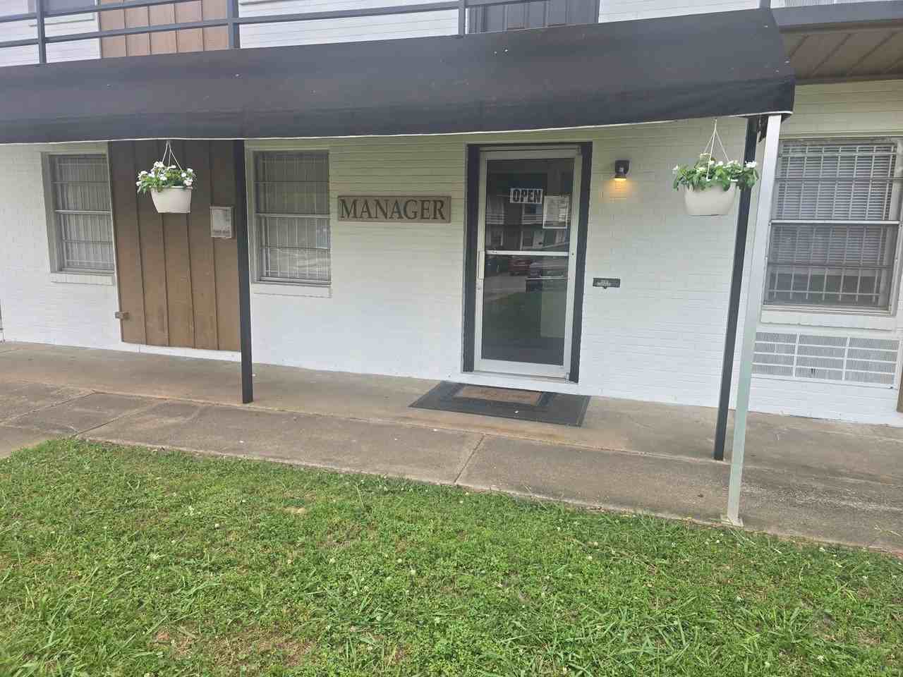 4301 Kinkead Ave - Photo 3 of 5