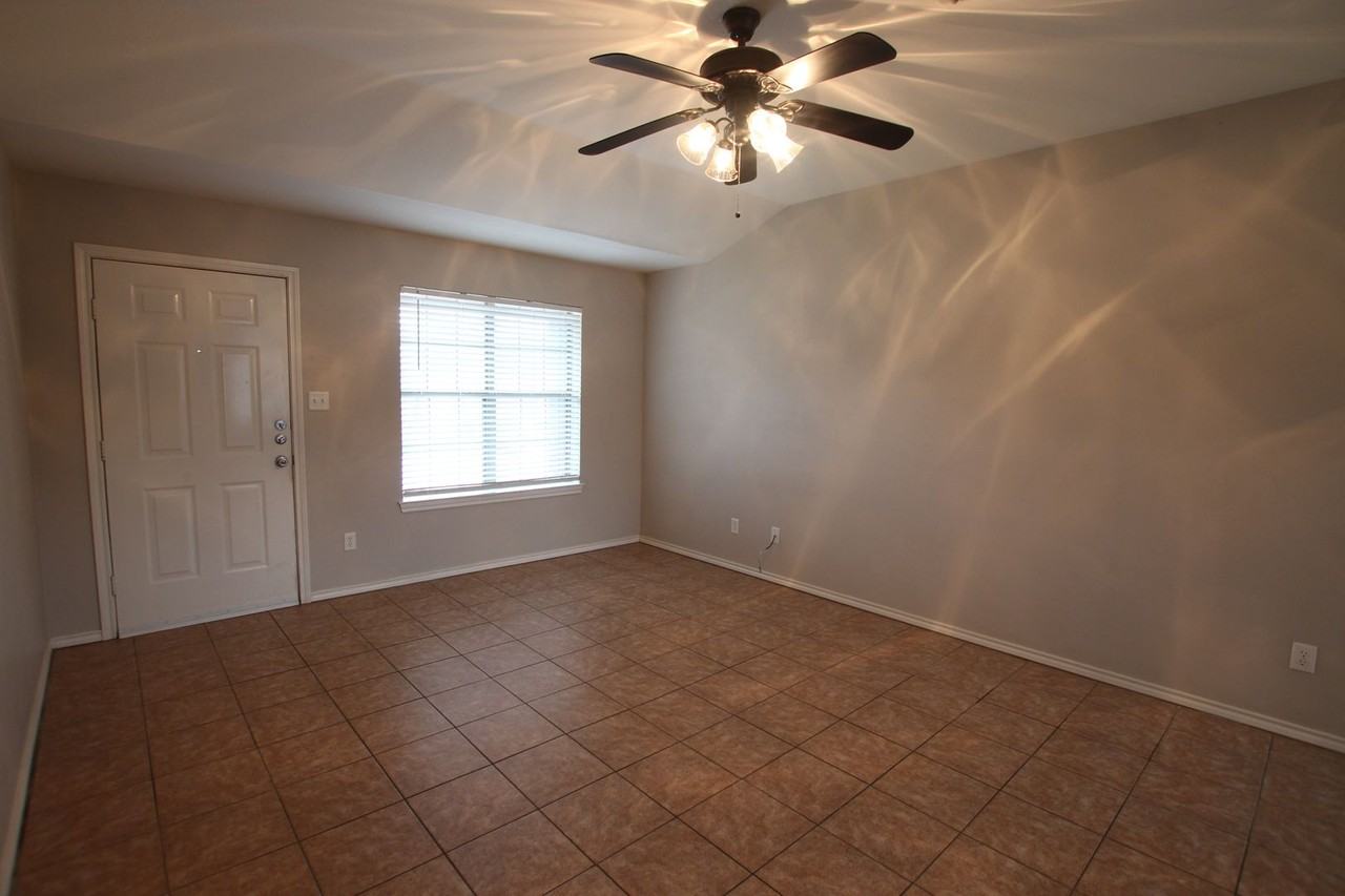 16988 Loring Ln - Photo 2 of 21