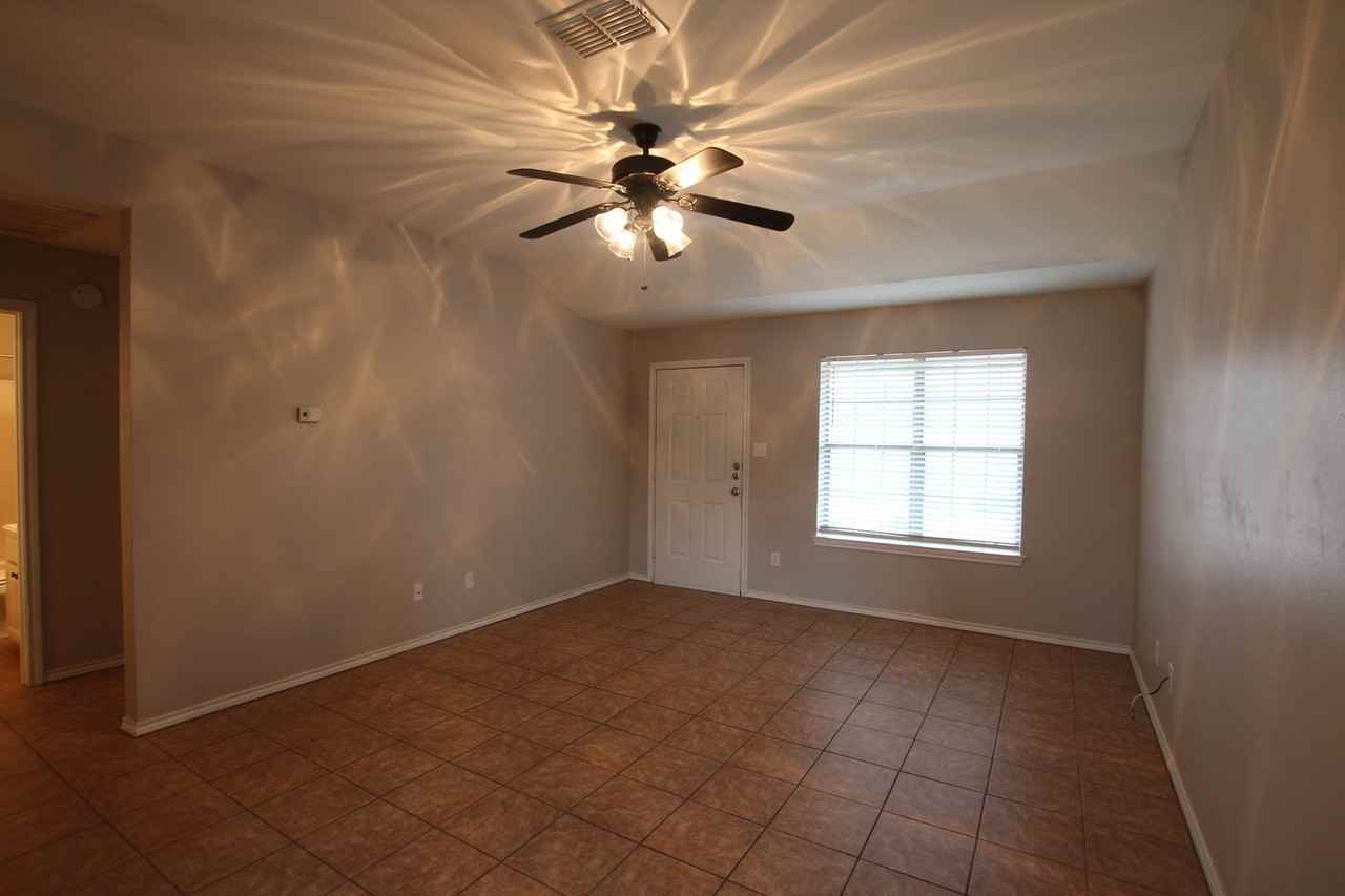 16988 Loring Ln - Photo 3 of 21