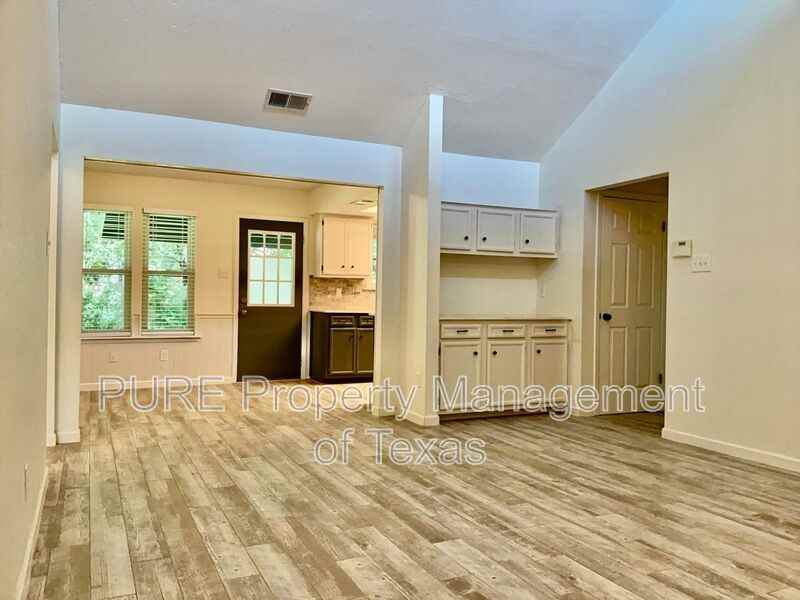 407 Meadowcreek Cir - Photo 4 of 20