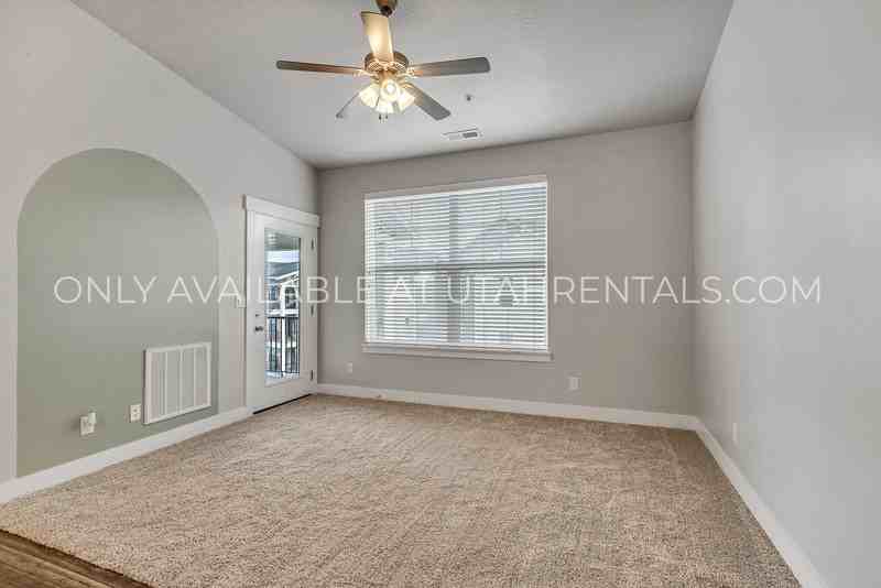 42 W Silver Springs Dr - Photo 2 of 18