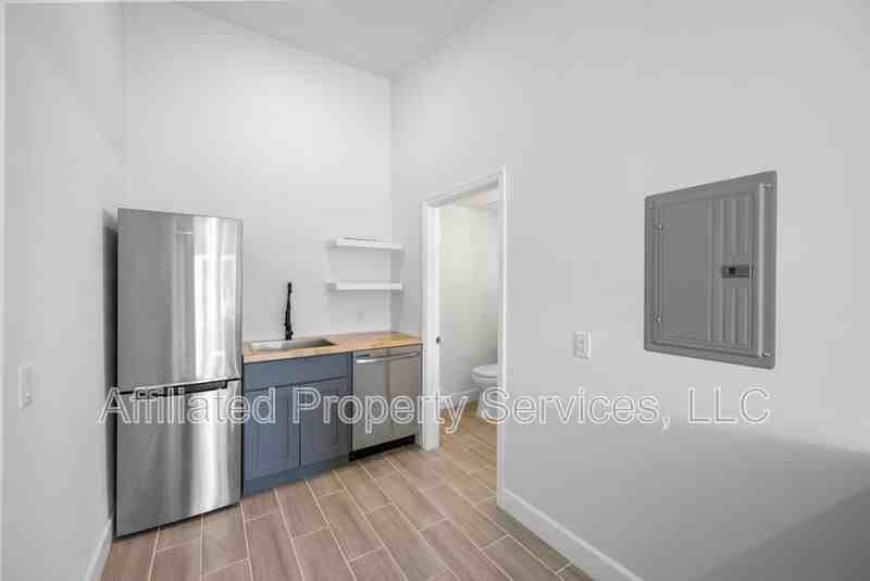 4011 36th Ct #6L - Photo 3 of 32