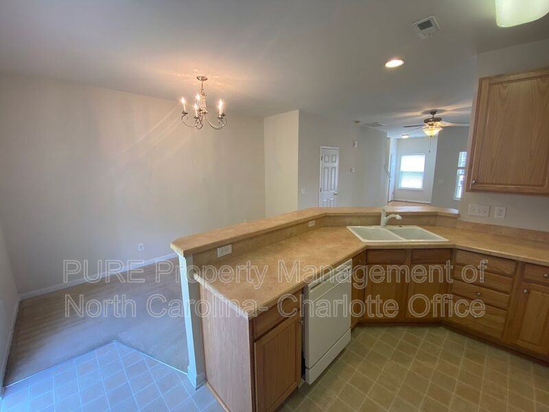 304 Hancock Union Ln - Photo 7 of 22