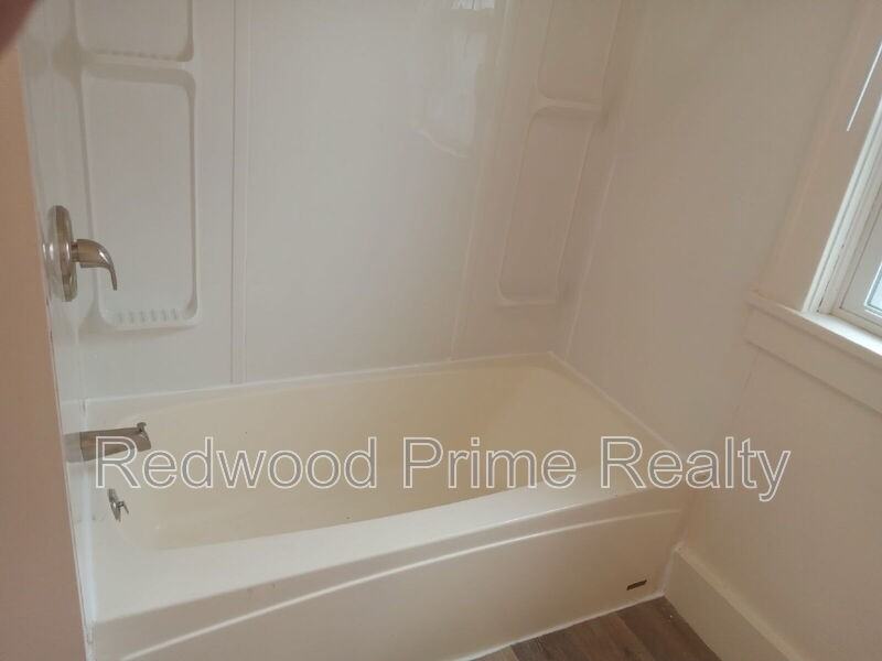 110 Lloyd St #2 - Photo 2 of 9