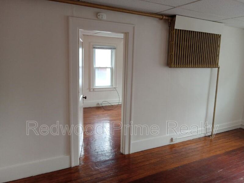 110 Lloyd St #2 - Photo 4 of 9