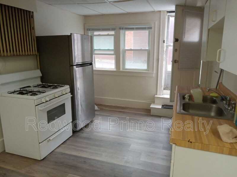 110 Lloyd St #2 - Photo 7 of 9