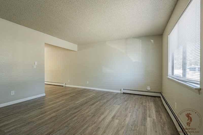 106 Peter Dr - Photo 2 of 17