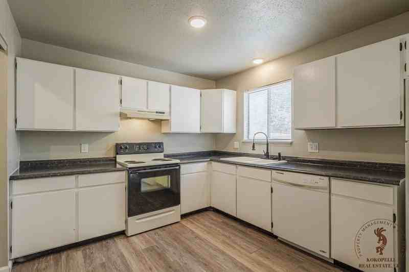 106 Peter Dr - Photo 7 of 17