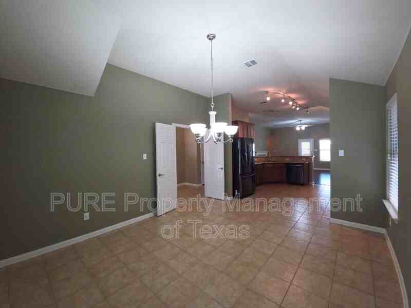 18401 Hees Ln - Photo 3 of 50